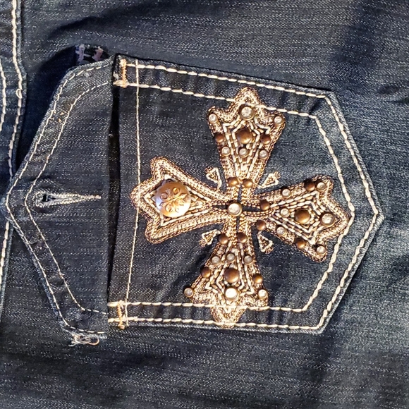 Jeans - Picture 2 of 11